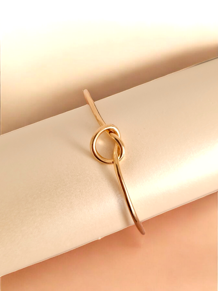 Elegant Knot Open Bangle  