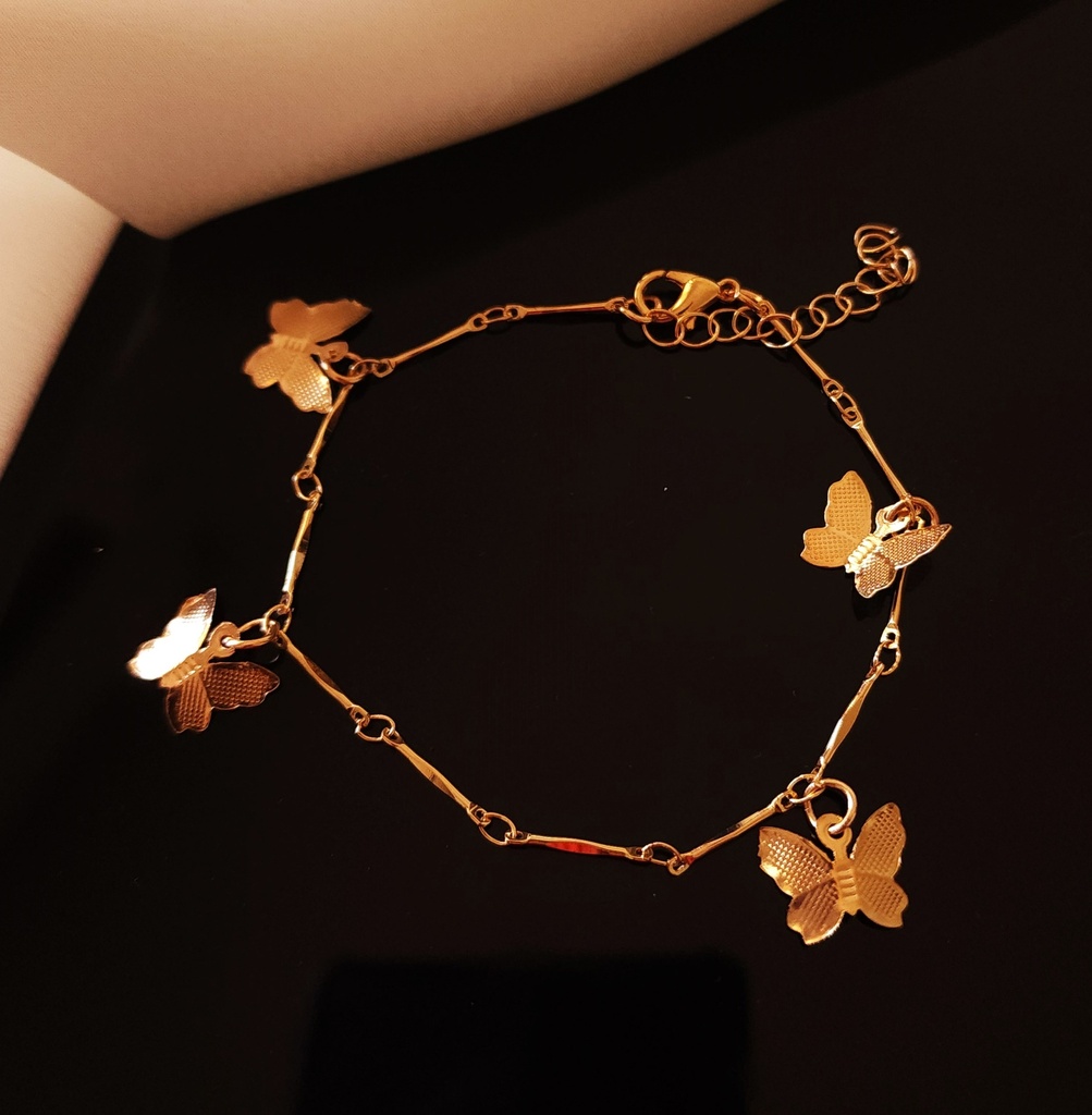 Delicate Grace: Cylindrical Chain Bracelet with Butterfly Drop