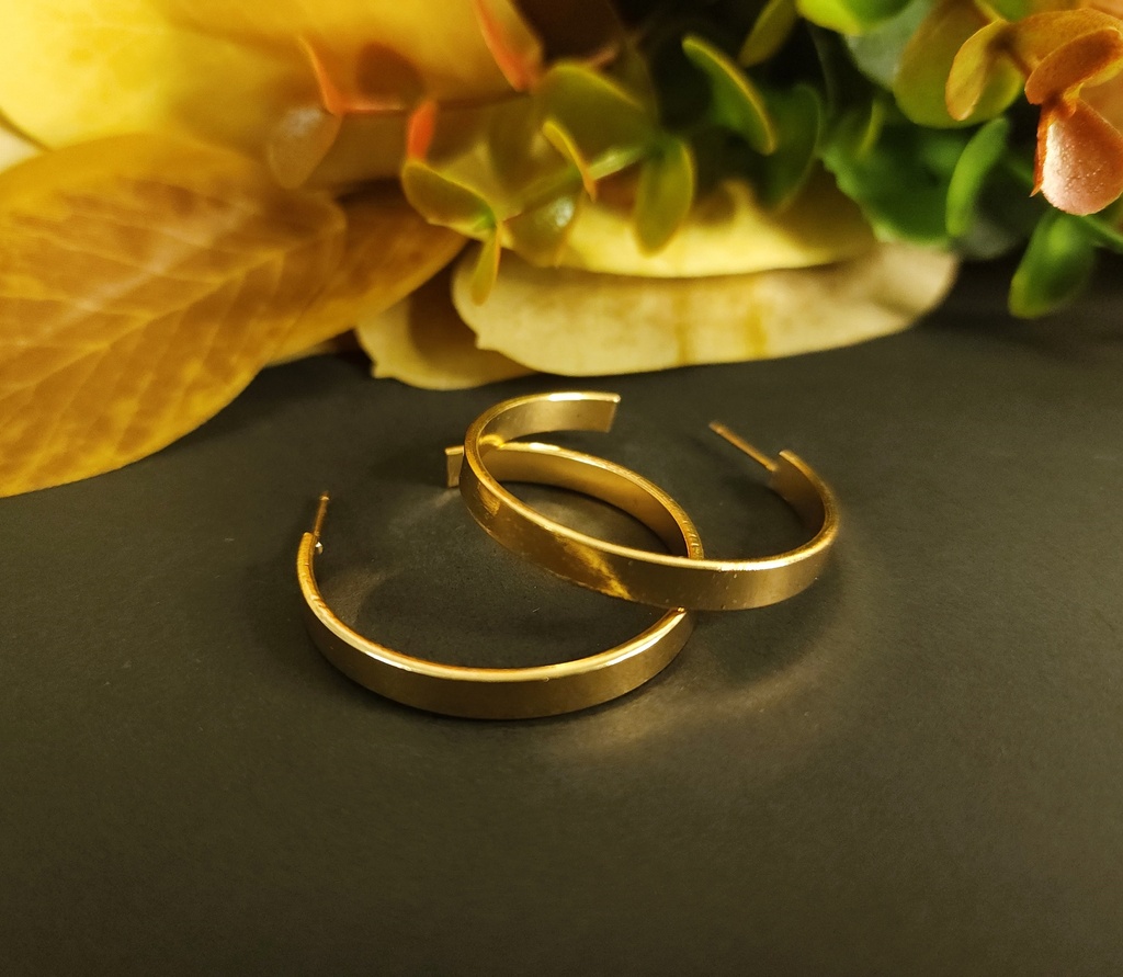 Swanky Large Gold Hoop Earrings