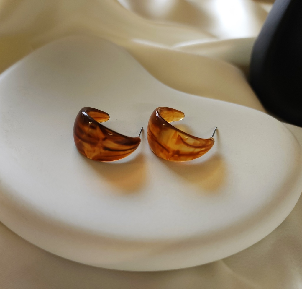 Versatile Retro Tawny Resin Hoop Earrings