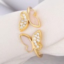 unsplash_-GhLgB-oXNw_fashion jewellery.webp
