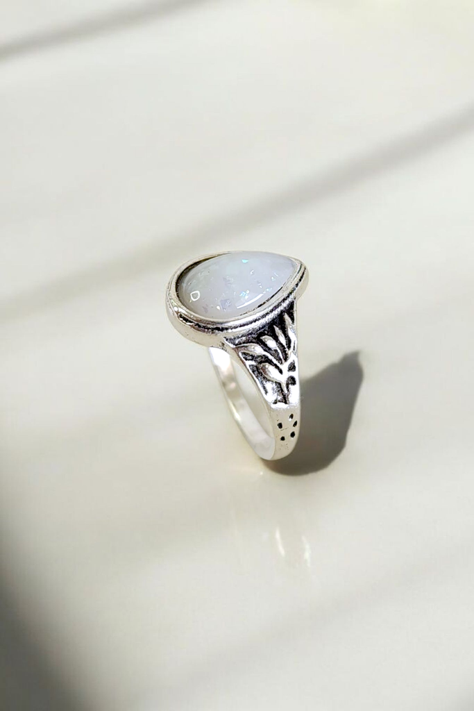 unsplash_c-YEdiGkV3o_jewellery.webp