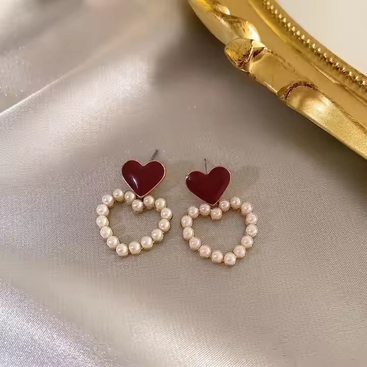 Elegant Pearl Heart Stud Earrings