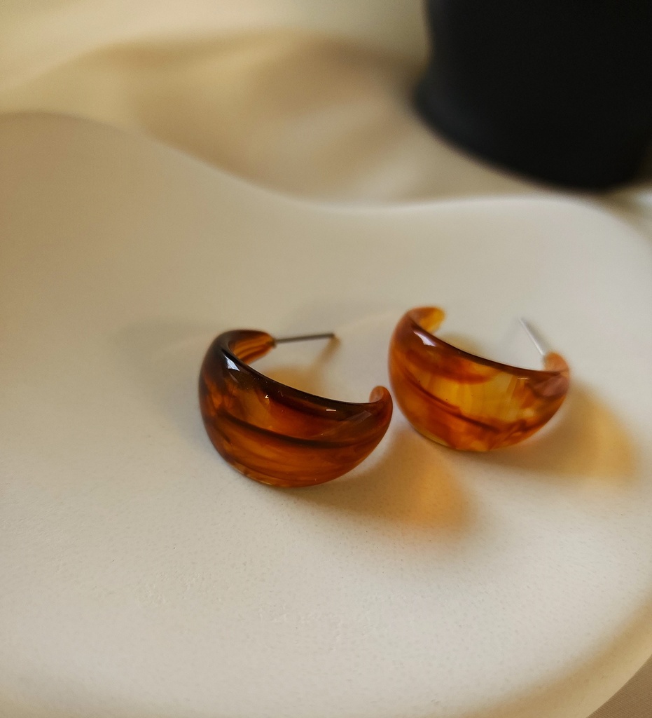 Versatile Retro Tawny Resin Hoop Earrings
