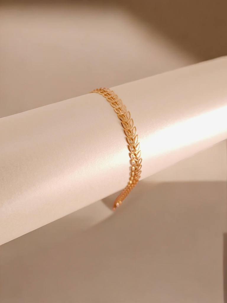 Verdant Elegance Bracelet with Leaf Motif