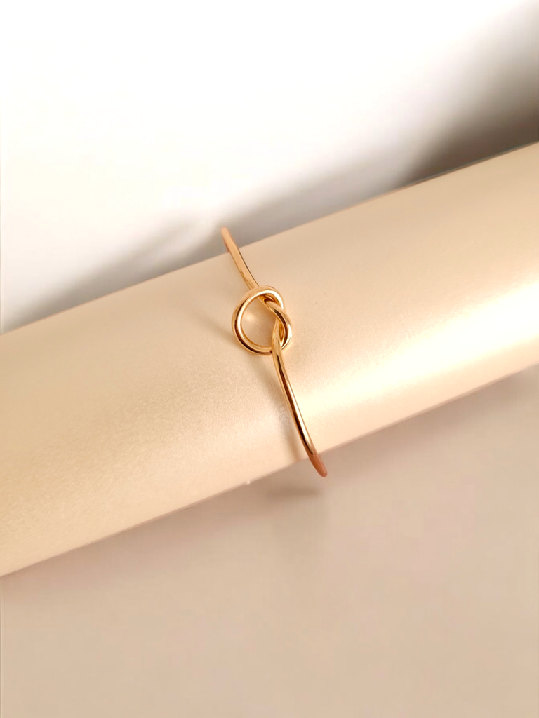 Elegant Knot Open Bangle  