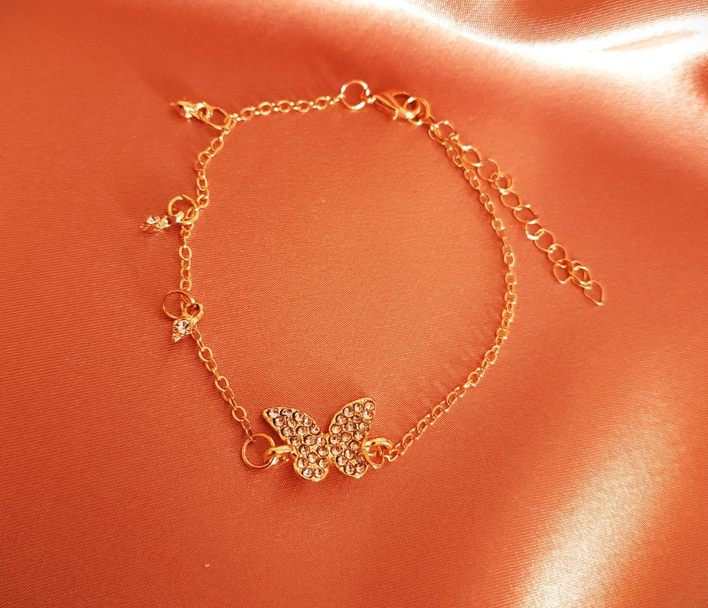 Enchanted Flight: Rhinestone Butterfly Pendant Bracelet
