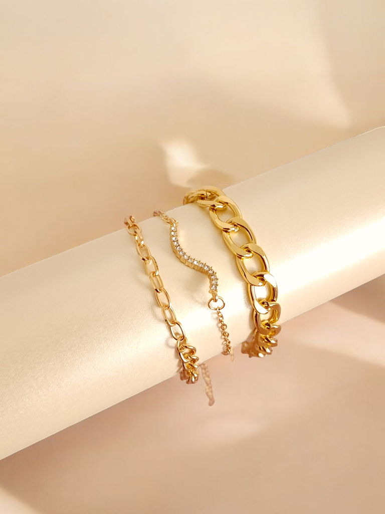 Radiant Layers: Rhinestone Pendant Chain Bracelet