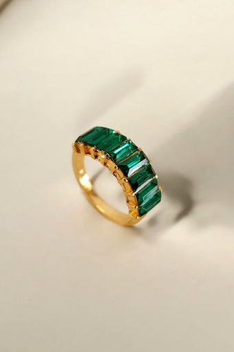[RG-581-462-Gol-8] Emerald Stacks Ring